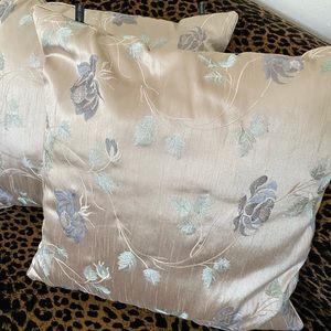 1 Day Sale! Set of 2  decorative cushions